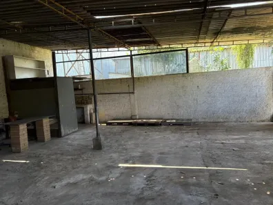Galpão/Depósito/Armazém com 1 Quarto para alugar, 200m² no Curicica, Rio de Janeiro