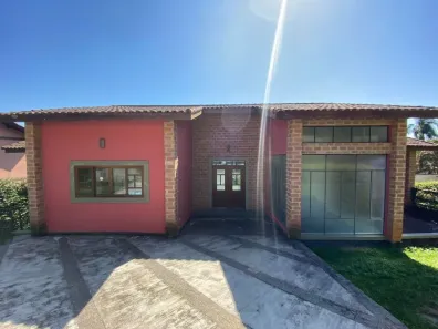Casa com 4 Quartos para alugar, 300m² no Vila Santo Antônio, Cotia