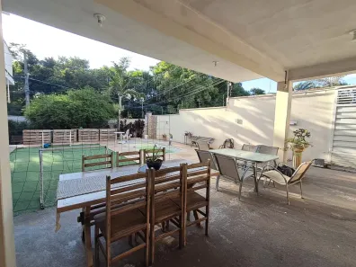 Sobrado com 5 Quartos para alugar, 259m² no Residencial Burato, Campinas