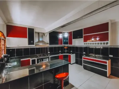 Sobrado com 4 Quartos à venda, 270m² no Residencial União, São José dos Campos