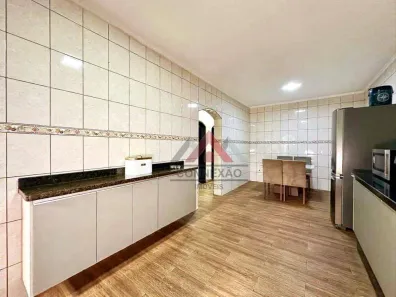 Casa com 3 Quartos à venda, 270m² no Vila Figueira, Suzano