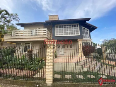 Sobrado com 5 Quartos à venda, 340m² no Marechal Rondon, Canoas