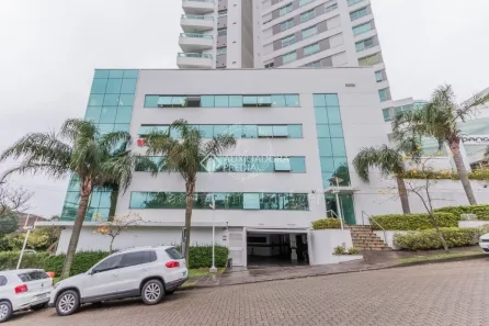Sala Comercial à venda, 785m² no Três Figueiras, Porto Alegre