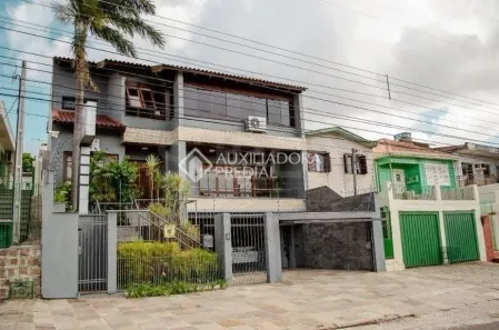 Casa com 5 Quartos à venda, 550m² no Vila Jardim, Porto Alegre