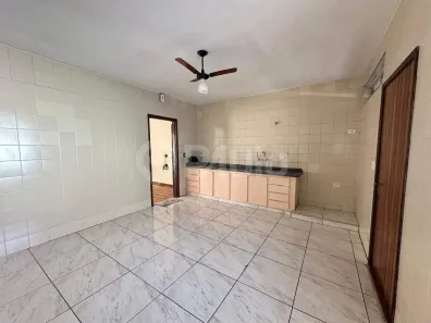 Casa com 3 Quartos para alugar, 197m² no Jardim Itapuã, Piracicaba