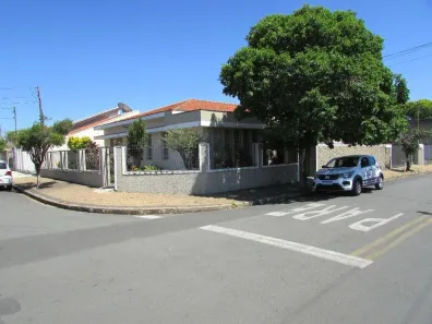 Imóvel Comercial com 5 Quartos à venda, 240m² no Vila Miranda, Sumaré