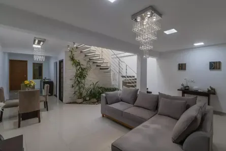 Sobrado com 5 Quartos à venda, 240m² no Conjunto Habitacional Padre José de Anchieta, São Paulo