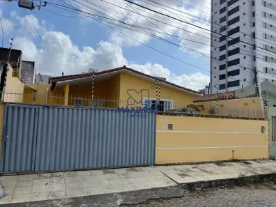 Casa com 4 Quartos à venda, 250m² no Lagoa Nova, Natal