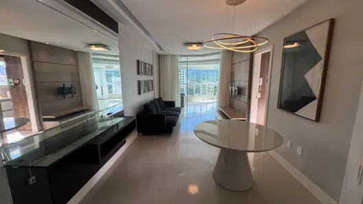 Apartamento com 3 Quartos para alugar, 105m² no Centro, Balneário Camboriú
