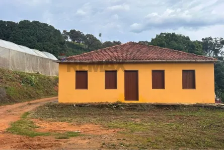Fazenda/Sítio com 4 Quartos à venda, 110m² no Centro, Serra Negra
