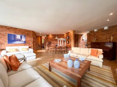 Casa com 4 Quartos à venda, 285m² no Golfe, Teresópolis