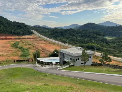 Casa de Condomínio com 3 Quartos à venda, 402m² no Centro, Camboriú