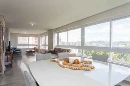 Apartamento com 4 Quartos para alugar, 207m² no Rio Branco, Porto Alegre