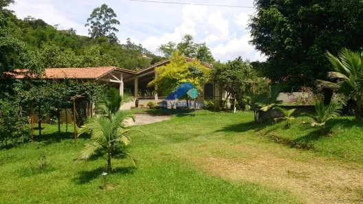 Fazenda/Sítio com 3 Quartos à venda, 250m² no Vila São Geraldo, São José dos Campos