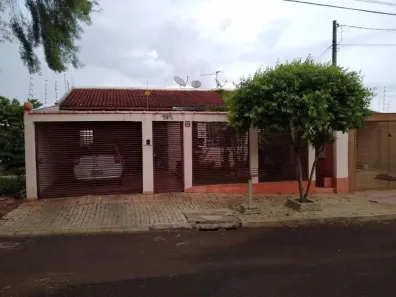Casa com 4 Quartos à venda, 180m² no Jardim Colúmbia D, Londrina