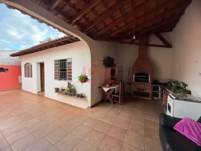 Casa com 3 Quartos à venda, 190m² no Conjunto Habitacional João de Barro Thaís, Maringá