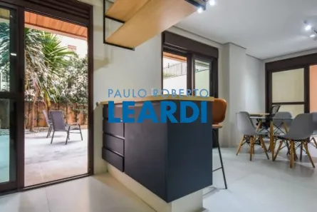 Casa de Condomínio com 2 Quartos à venda, 212m² no Santa Cecília, São Paulo