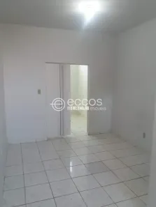 Imóvel Comercial com 3 Quartos à venda, 383m² no Santa Mônica, Uberlândia