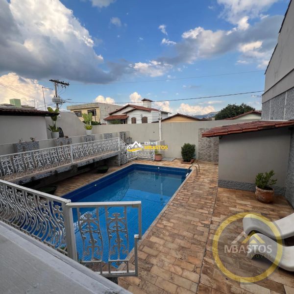 Casa com 6 quartos — Caiçaras, Belo Horizonte