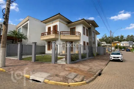 Casa com 3 Quartos à venda, 242m² no Hípica, Porto Alegre