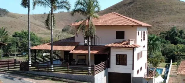Fazenda/Sítio com 6 Quartos à venda, 640m² no Benfica, Juiz de Fora