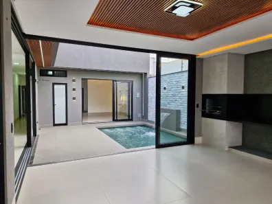 Casa com 4 Quartos à venda, 238m² no Setor Três Marias, Goiânia