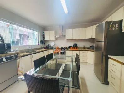 Sobrado com 3 Quartos à venda, 220m² no Vila Nova Manchester, São Paulo
