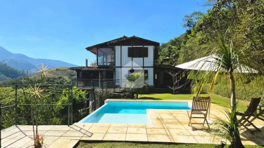 Casa com 4 Quartos à venda, 211m² no Cuiabá, Petrópolis