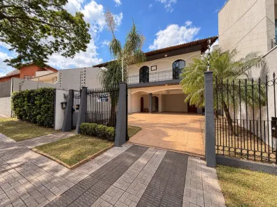 Sobrado com 4 Quartos à venda, 325m² no Zona 05, Maringá