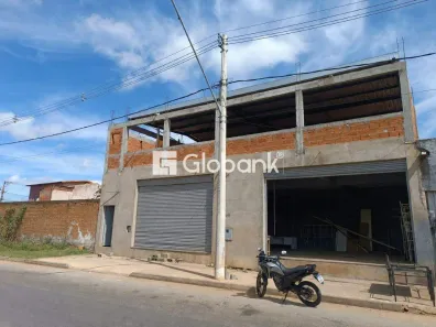 Galpão/Depósito/Armazém para alugar, 300m² no Monte Carmelo, Montes Claros