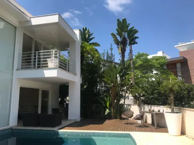 Casa de Condomínio com 4 Quartos para venda ou aluguel, 500m² no Vila Oliveira, Mogi das Cruzes