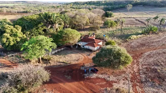 Fazenda/Sítio com 3 Quartos à venda, 28m² no Setor Oeste, Caldas Novas