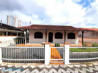 Casa com 4 Quartos para alugar, 140m² no Água Verde, Blumenau