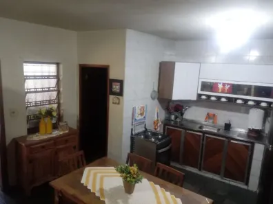 Casa com 2 Quartos à venda, 83m² no Vila São José, Taubaté