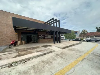 Prédio Comercial para alugar, 300m² no Serrinha, Goiânia