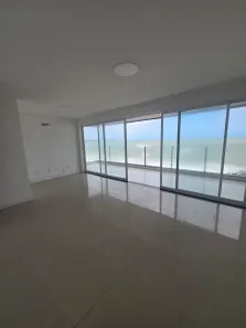 Apartamento com 3 Quartos para alugar, 110m² no Cavaleiros, Macaé