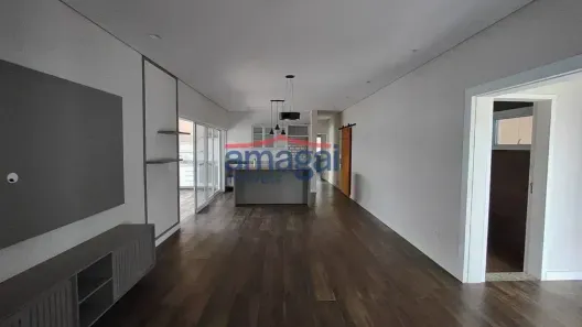 Casa de Condomínio com 3 Quartos à venda, 216m² no Jardim Jacinto, Jacareí