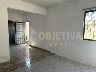 Casa com 3 Quartos à venda, 70m² no Tocantins, Uberlândia