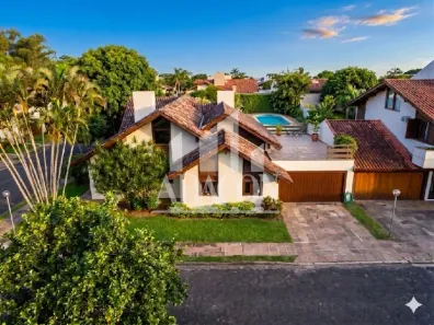 Casa de Condomínio com 7 Quartos para alugar, 440m² no Petrópolis, Porto Alegre