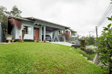 Casa com 4 Quartos à venda, 194m² no Floresta, Joinville