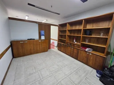 Sala Comercial à venda, 34m² no Centro, Niterói
