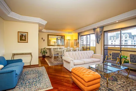 Apartamento com 4 Quartos à venda, 202m² no Mercês, Curitiba