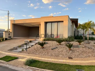 Casa de Condomínio com 3 Quartos à venda, 200m² no Jardins Capri, Senador Canedo
