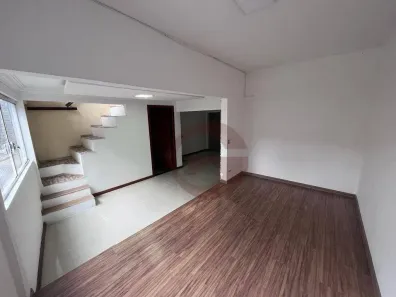 Sobrado com 3 Quartos à venda, 180m² no Jardim Guarau, São Paulo
