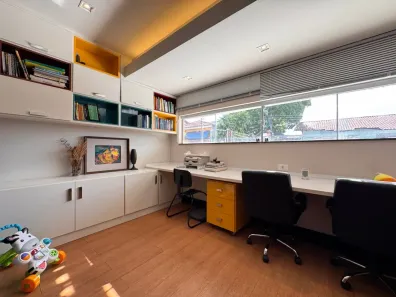 Sobrado com 3 Quartos à venda, 314m² no Adrianópolis, Manaus