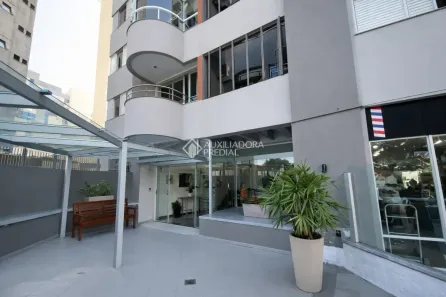 Apartamento com 3 Quartos para alugar, 80m² no Centro, Florianópolis