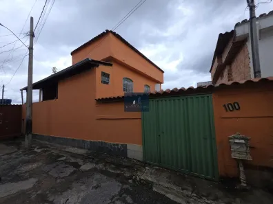 Casa com 2 Quartos à venda, 70m² no São Mateus, Contagem