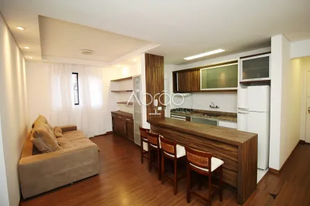 Apartamento com 2 Quartos para alugar, 64m² no Centro, Curitiba