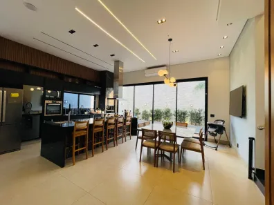 Sobrado com 4 Quartos à venda, 229m² no Villasul, Aparecida de Goiânia