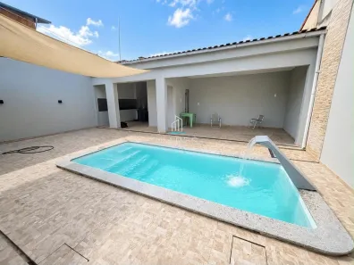 Casa com 3 Quartos à venda, 327m² no Montese, Fortaleza